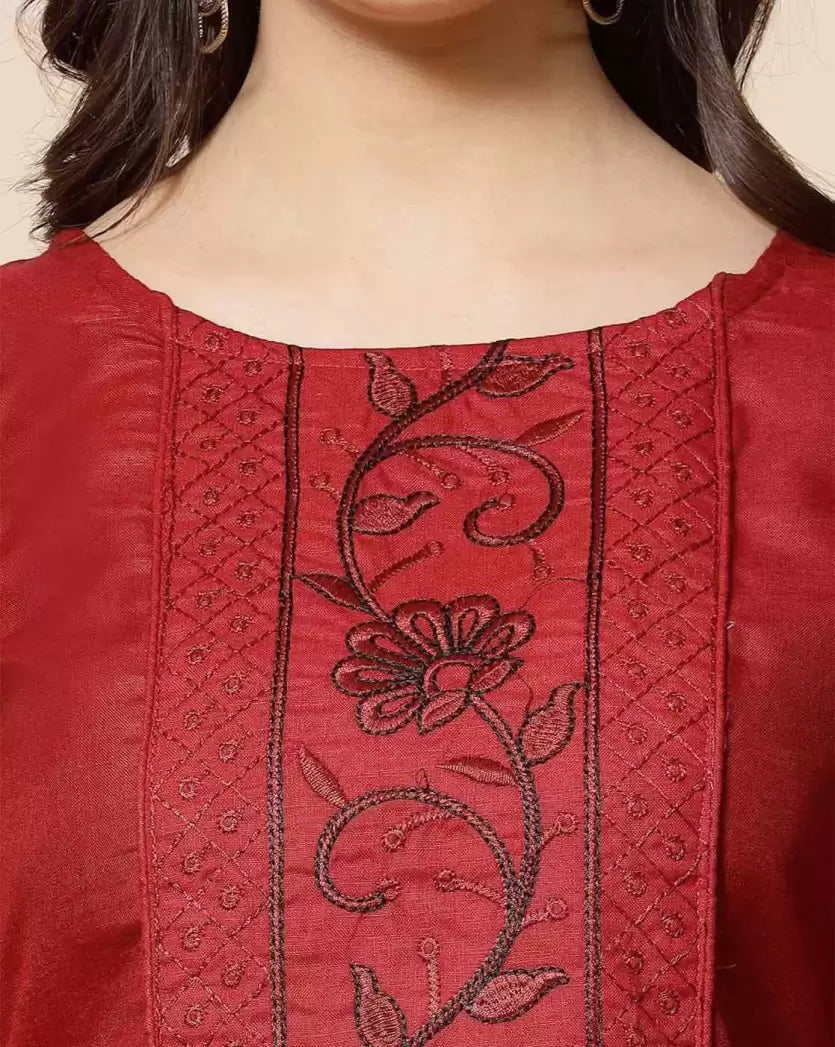 Women's Embroidered Straight Kurta – Pure Cotton (Below Knee)